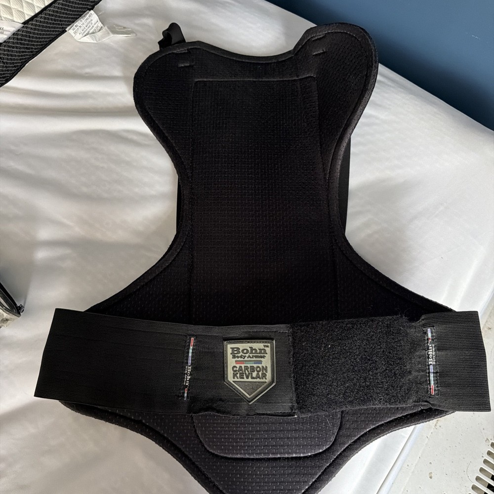 Bohn Body Armor Carbon Back Protector. Black