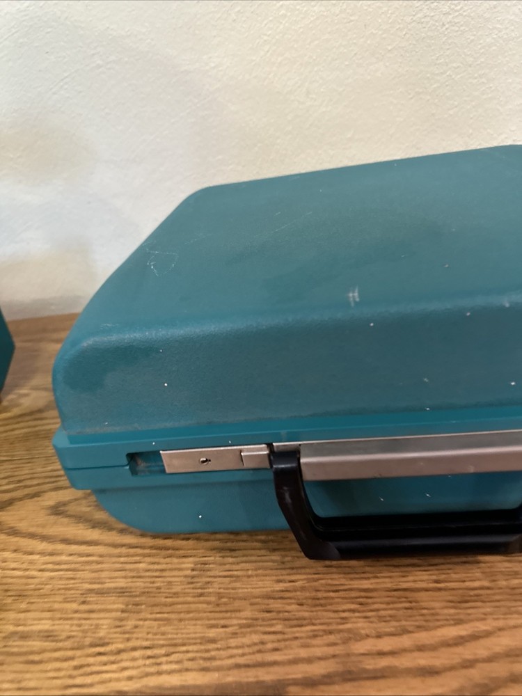 Olivetti Underwood Studio 45 VTG Typewriter Teal with Case ~ Untested