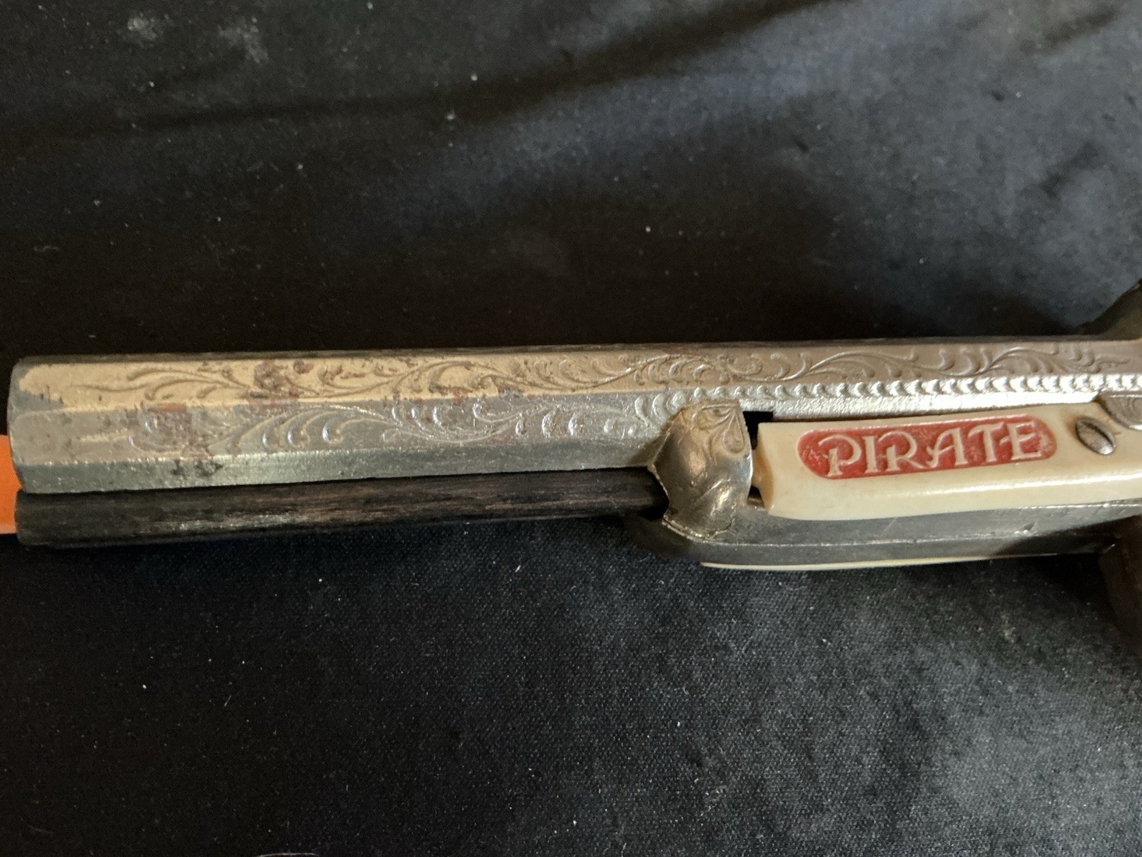 Hubley Double Barrel Pirate Gun / Working/1950