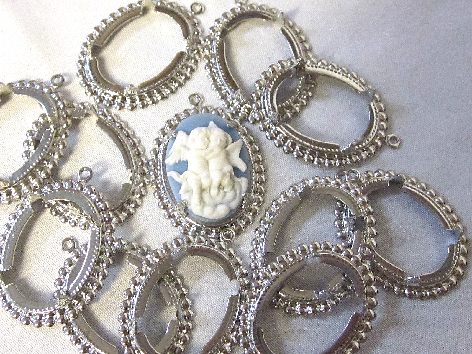 12- Rare Prong Set Rhodium Silver PLATED 25x18mm Oval Cameo Pendant Settings NOS