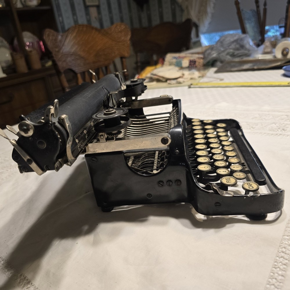 Corona 3 Antique Folding Typewriter With Case