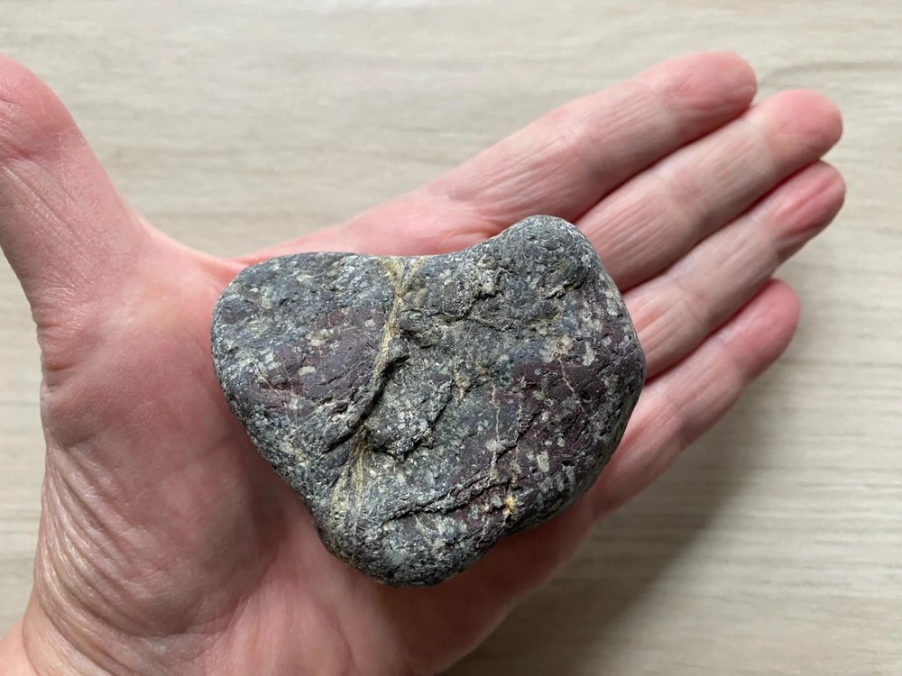 Heart Shaped Beach Stone 6.0 oz.