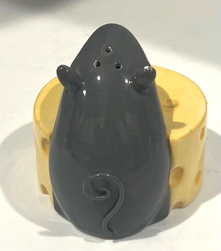 Gray Mouse Cheese Wedge Magnetic Salt Pepper Shaker Set Kitchen *Read*