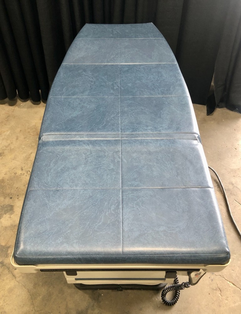 Midmark 405 Barrier Free Power Exam Table with Hand Controller