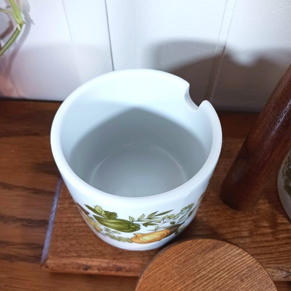 MCM Condiment Tray with 2 Lidded Containers