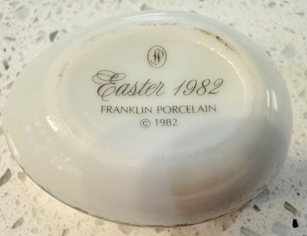 Small Franklin Porcelain Easter 1982 Egg Trinket Box Collectible