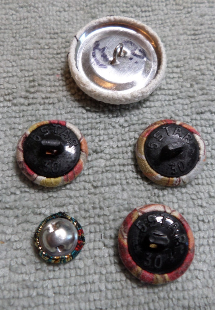 17 Vintage Fabric Picture Buttons