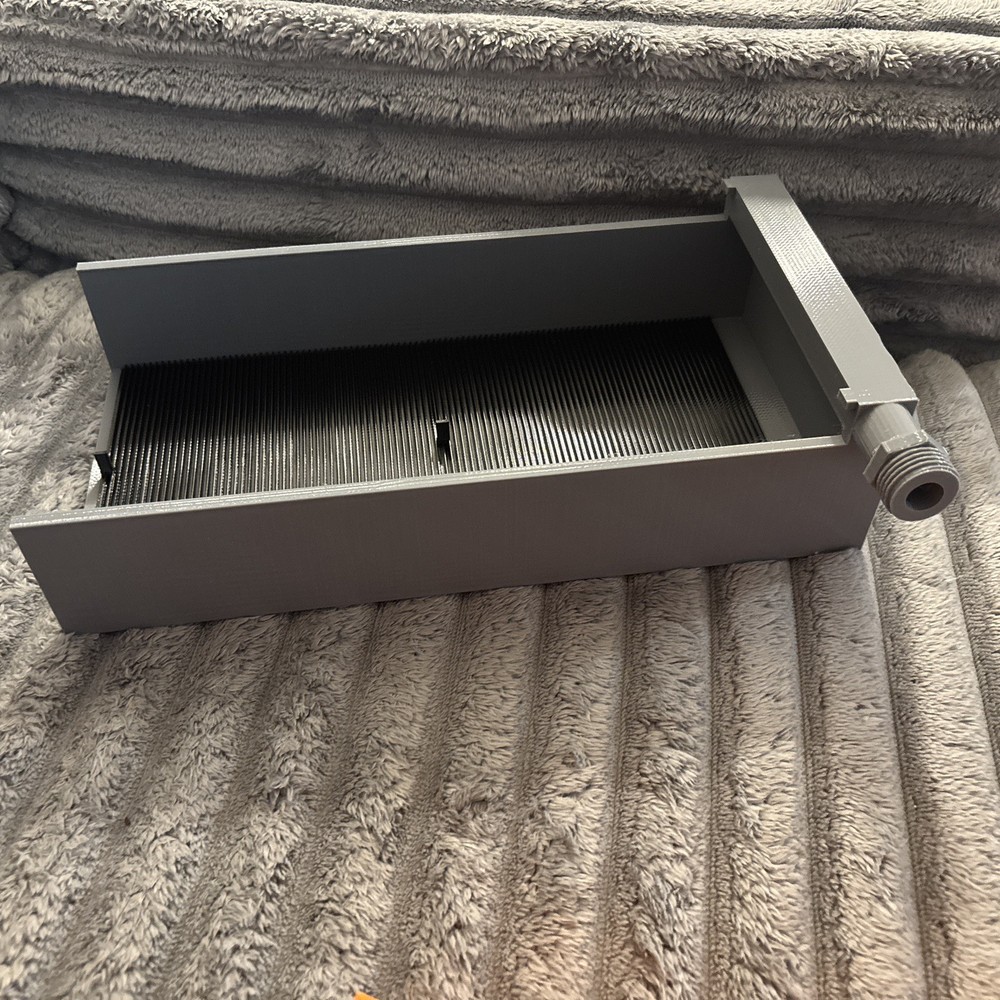 Easy flow gold sluice box for prospecting solid gold catching plates (gray