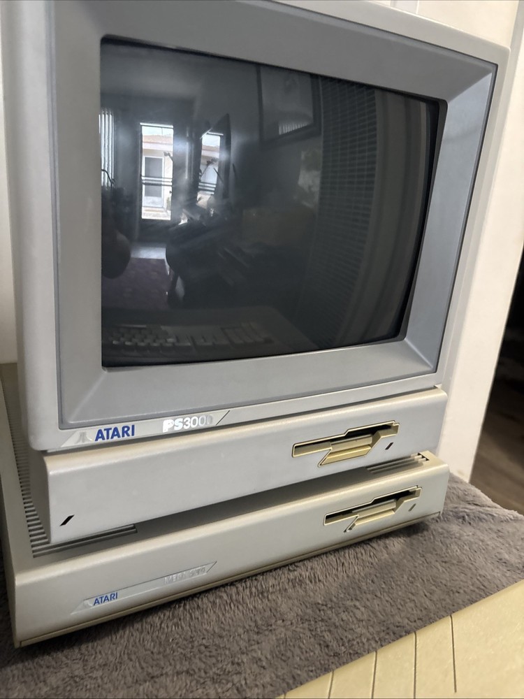 Vintage Atari computer PS3000 Mega ST4 W/fast ICD Mouse Keyboard Power Pack Read