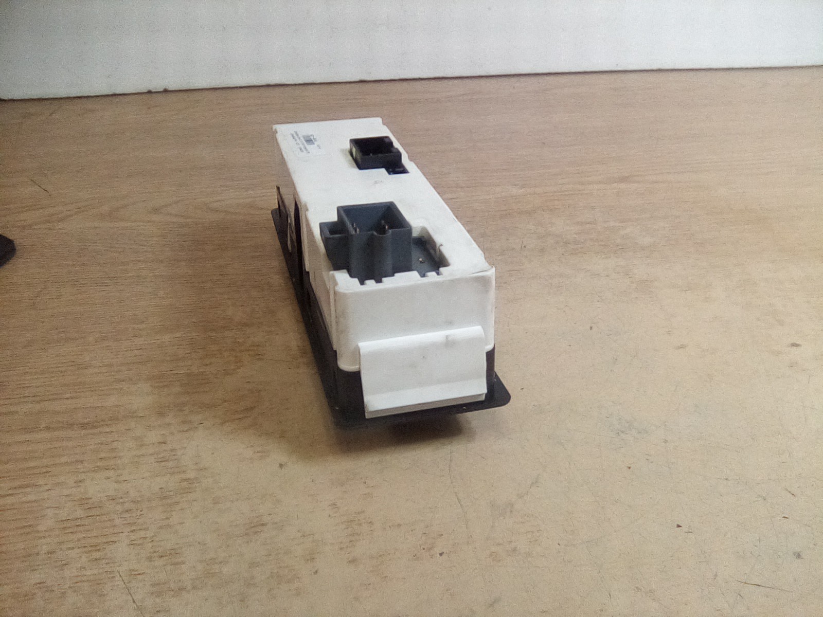 Peterbilt 387 OEM Q21-6012 Climate Control "MISSING KNOB"