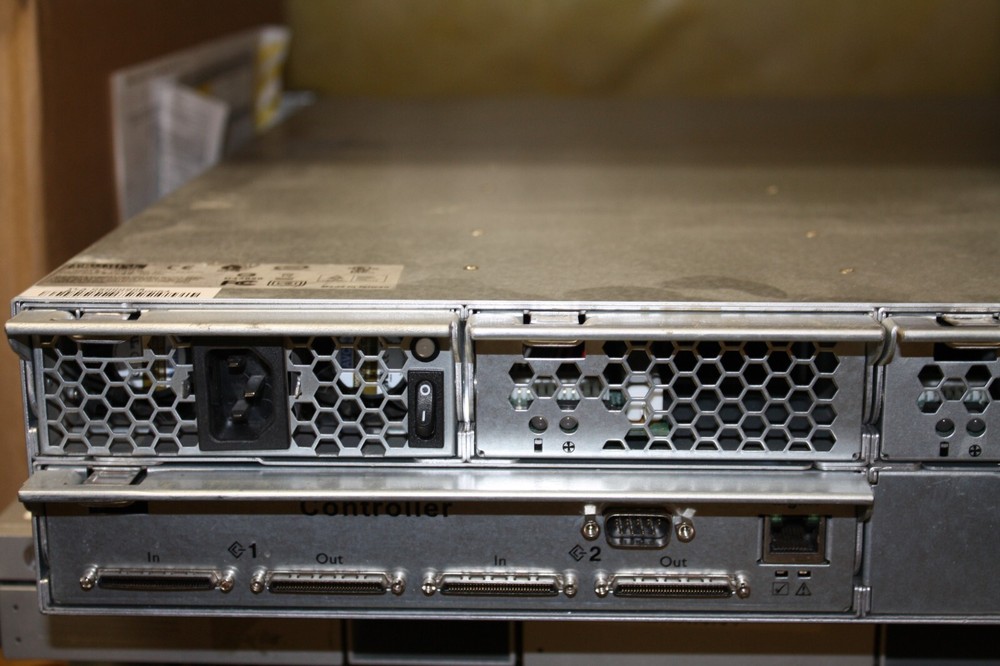 Promise Vtrak m210p SATA-SCSI320 controller