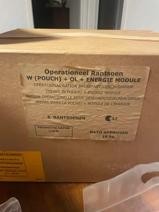 Dutch code 32 MRE 24 hour ration artic