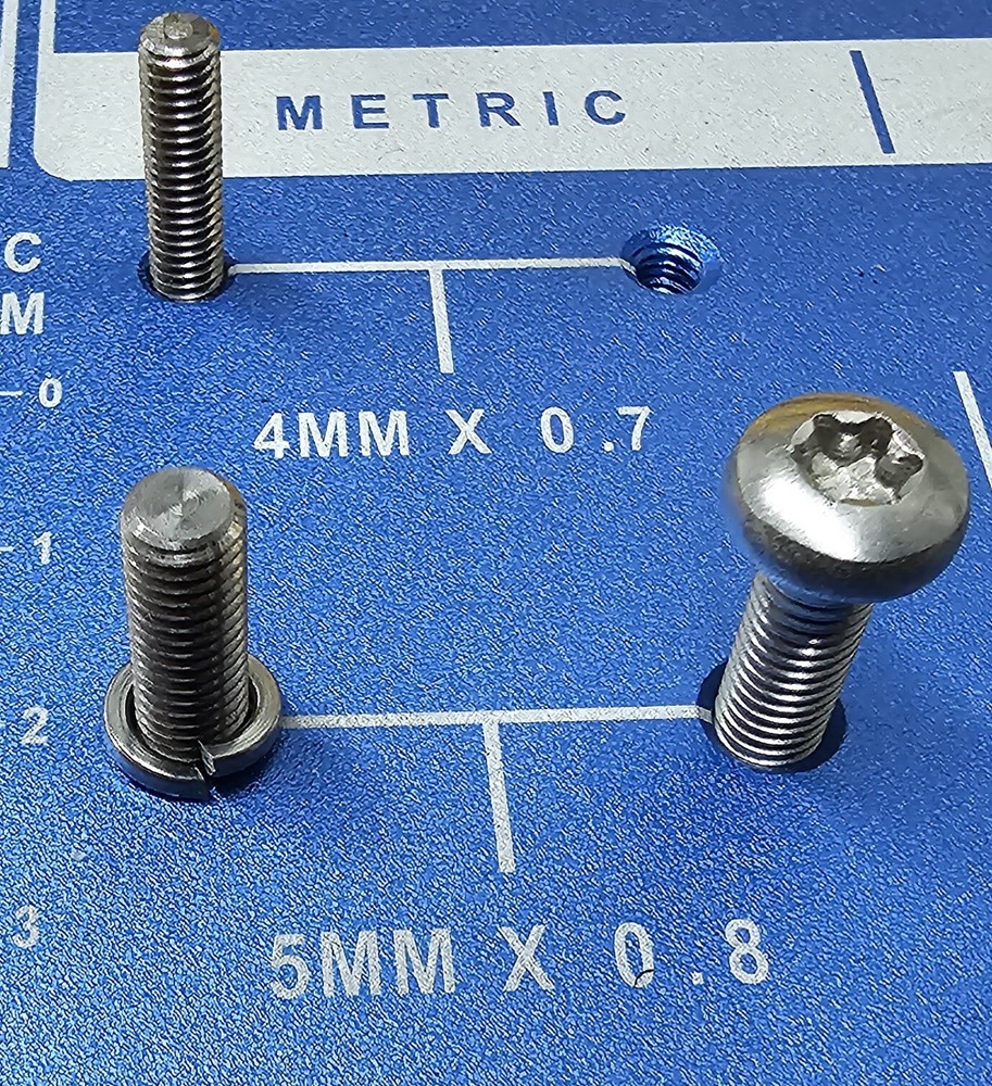 100pcs Each- 5mm Torx Screw And Lock Washer
