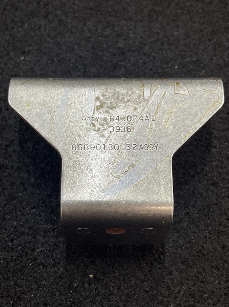 Pratt & Whitney 648074 Bracket