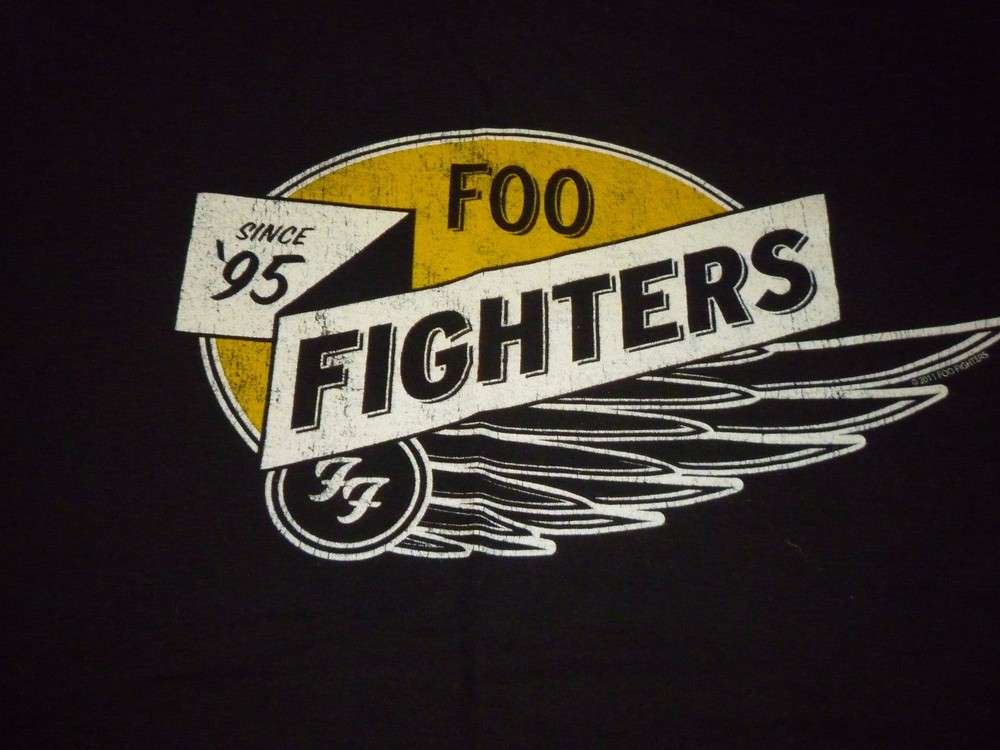 Foo Fighters Shirt ( Used Size L ) Nice Condition!!!