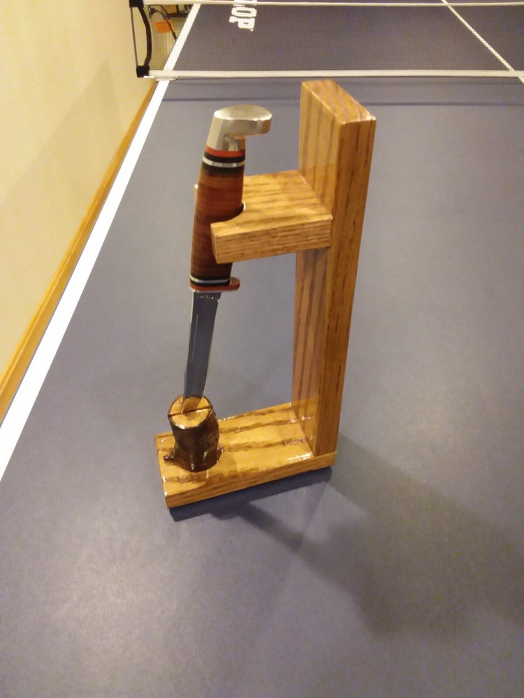knife Display Stand. (VERTICAL)