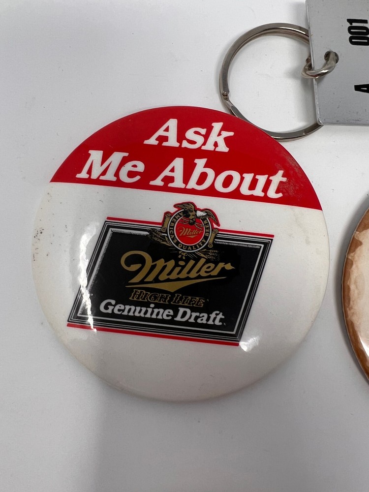 Vintage MILLER Lite And Genuine Draft Buttons Plus Keychain