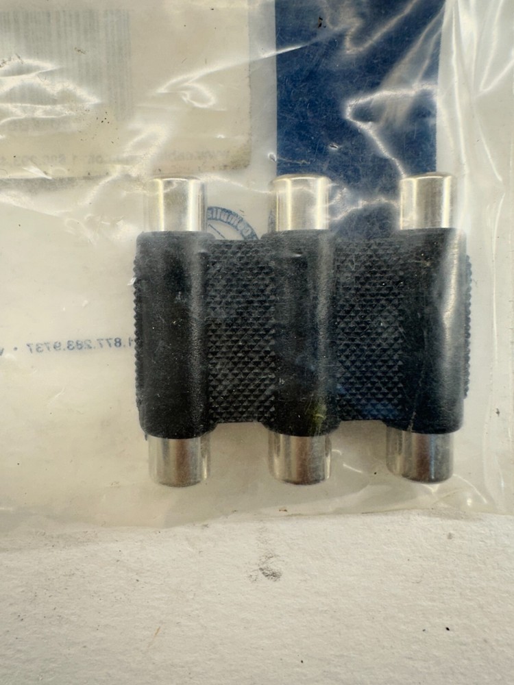 CABLESTOGO 40647 STEREO AUDIO/VIDEO COUPLER