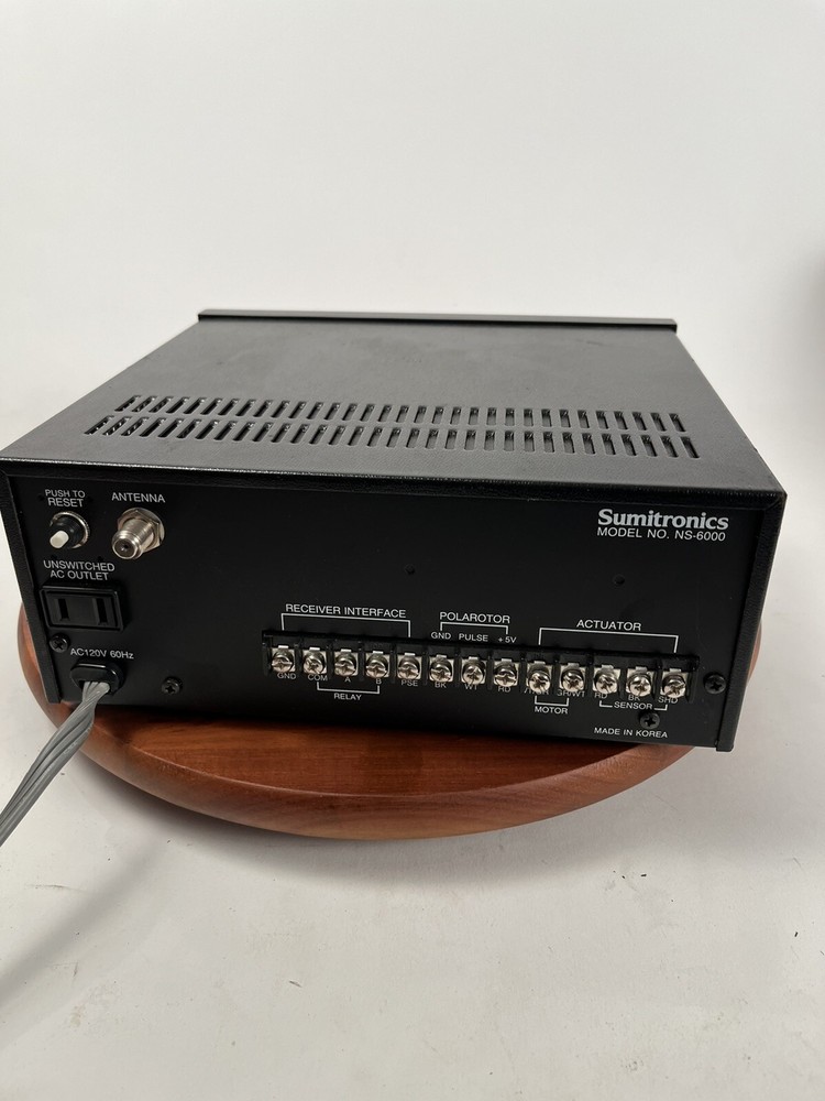 Sumitronics NS-6000 Satellite Locator. Vector Trak