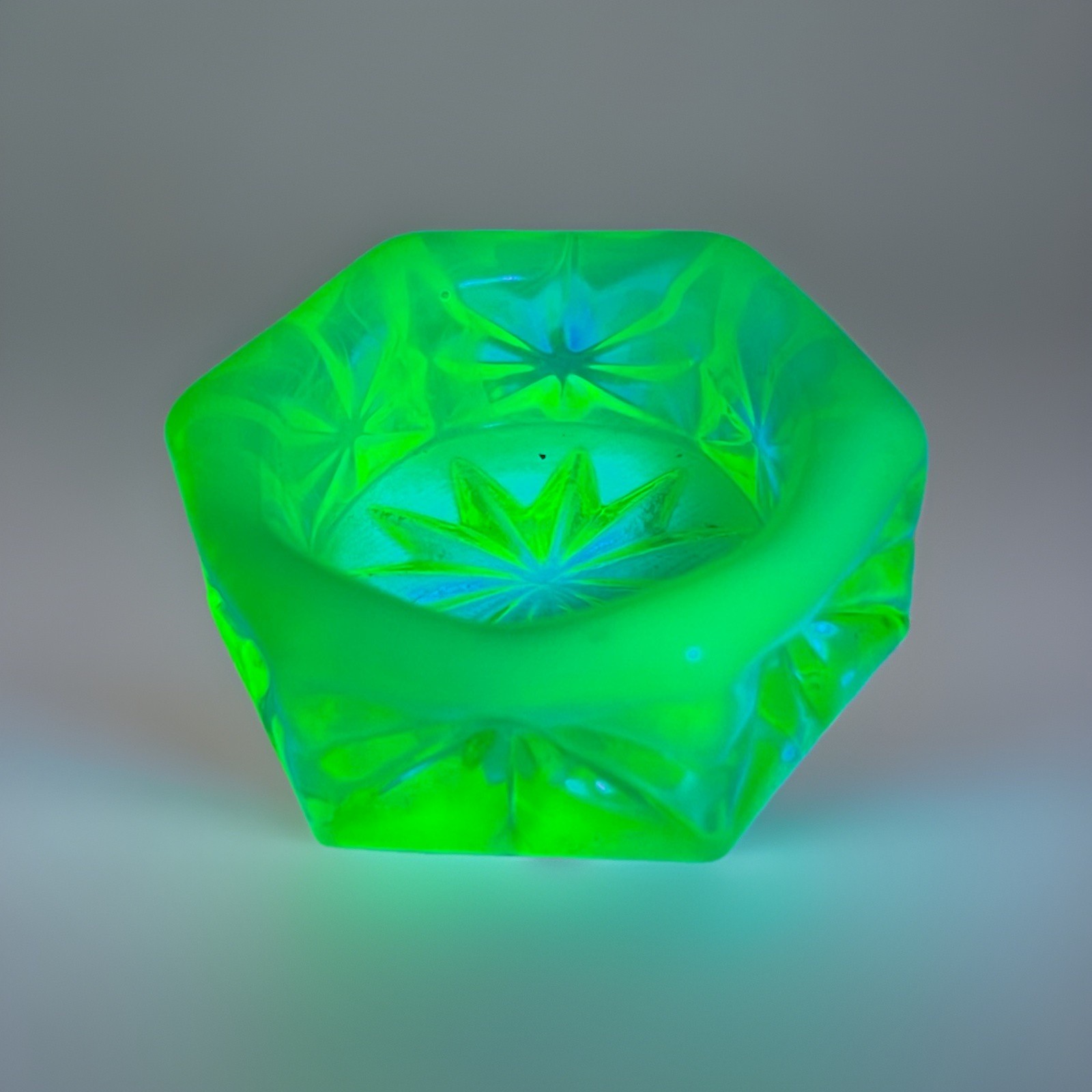 ANTIQUE John Walsh Milky Opalescent Hexagonal Bright Uranium Glow Salt Cellar