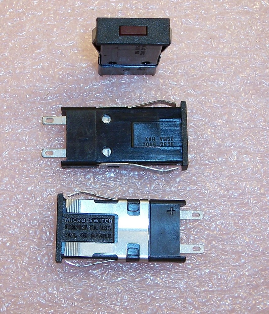 QTY (5) AML42SBC2 MICROSWITCH 5V RED LIGHTED LED PANEL INDICATORS NOS