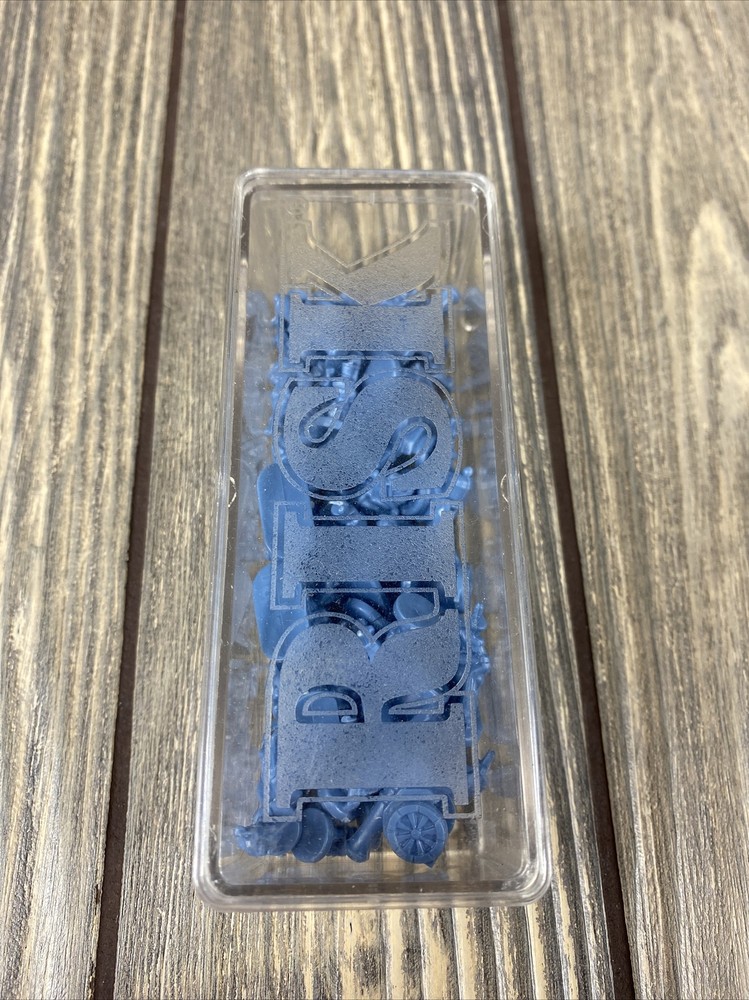 Hasbro 1999 Risk Replacement Piece Part Blue Players
