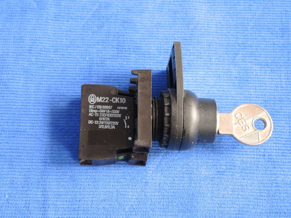 Moeller Key Switch with M22-CK10