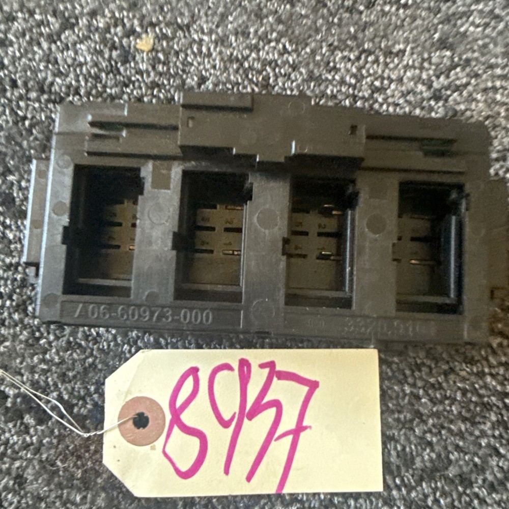 Freightliner Cascadia Dash switch- P/N: A06-60973-000