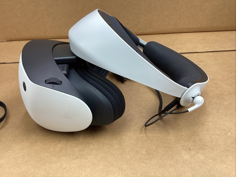 Sony PlayStation VR2 Virtual Reality Headset Bundle CFI-ZVR1