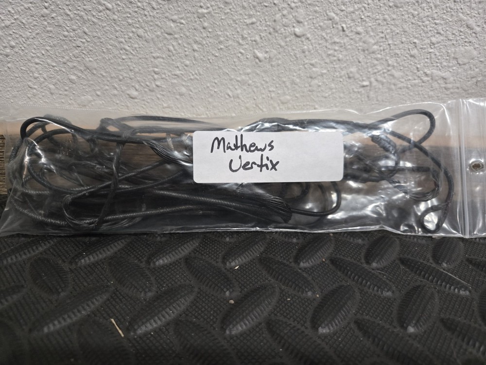 Mathews Vertix Zebra String Set