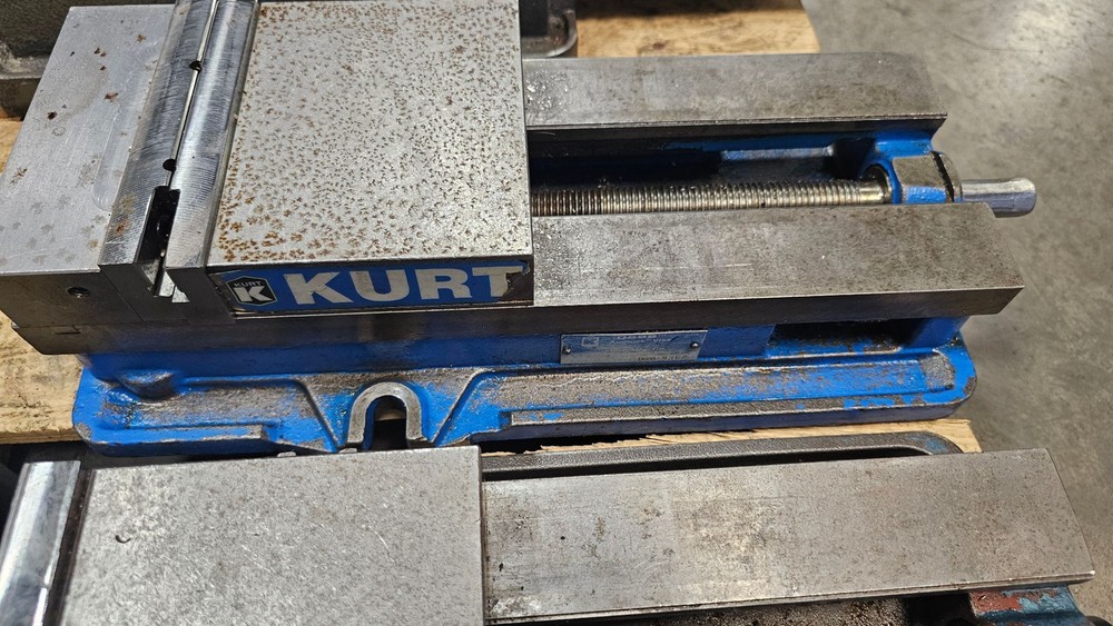 KURT DX6 CrossOver Machine Vise