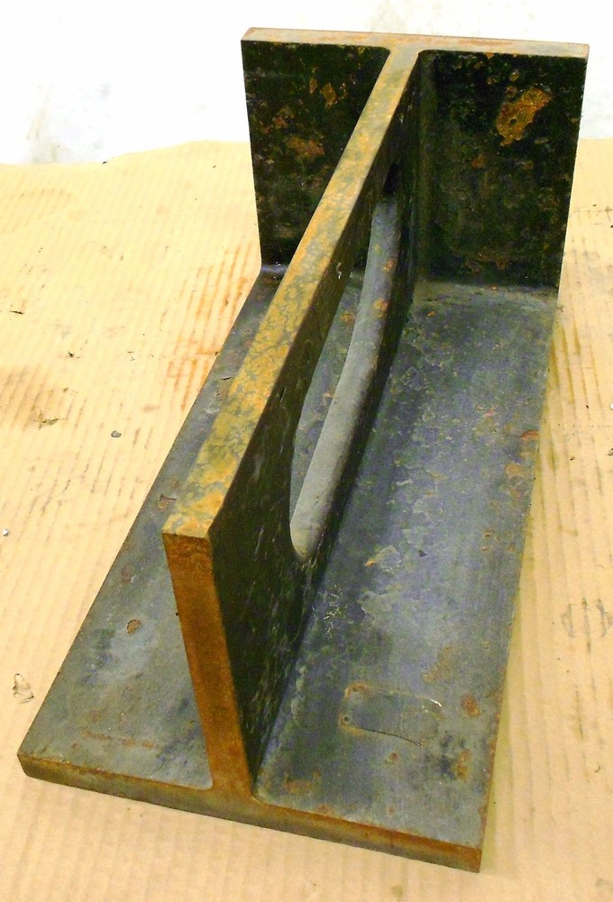 UNKNOWN BRAND GROUND UNIVERSAL RIGHT ANGLE IRON, 9" X 20" X 10"