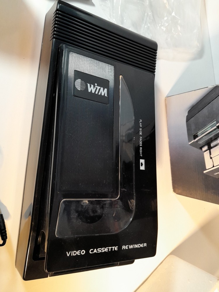 WTM VHS Video Rewinder w/ AUTO STOP & EJECT (Model: 911A) AC Powered DESCRIPTION