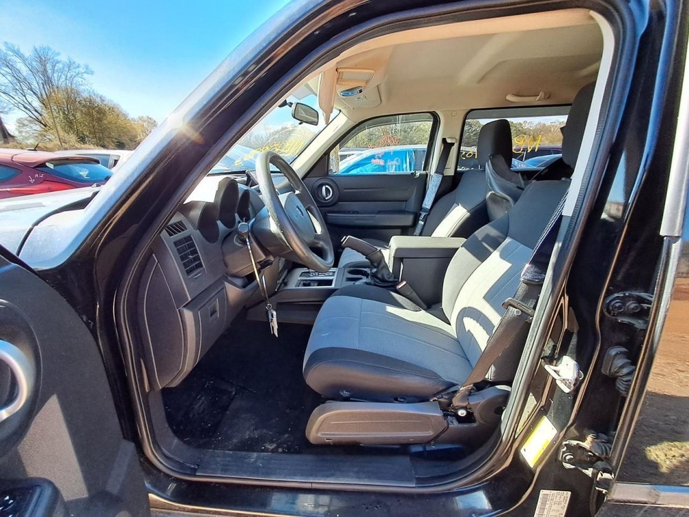 NITRO 2007 Glove Box 4860478