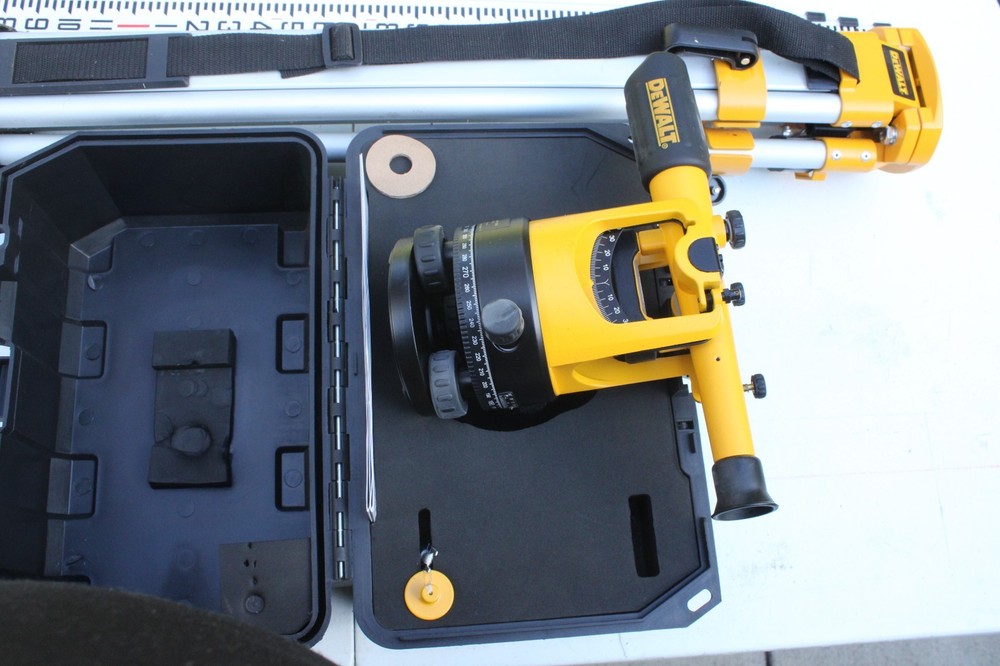 Transit level wit Tripod, Rod, Carrying Case
