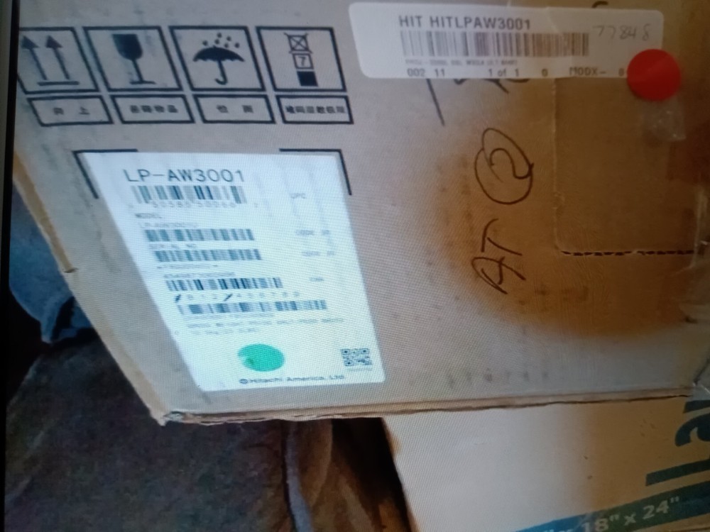 Hitachi LP-3001 3LCD Projector