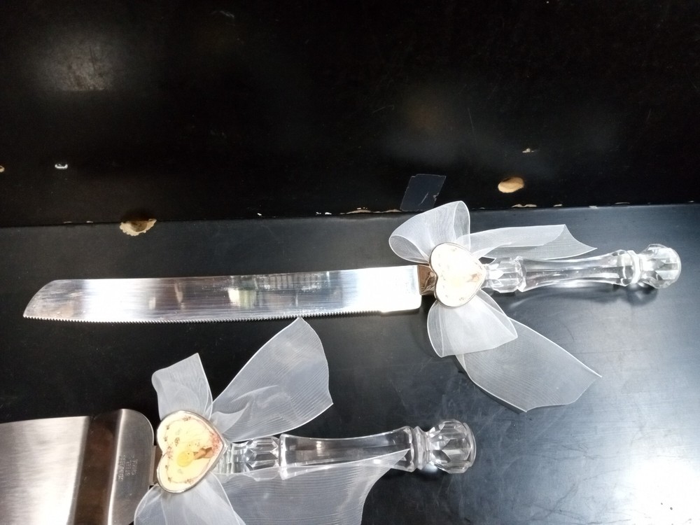 Precious Moments Knife & Server Wedding Set