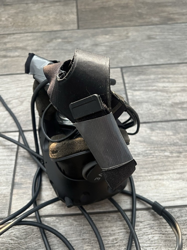 HTC Vive Virtual Reality Headset Only with Link Box & Cables