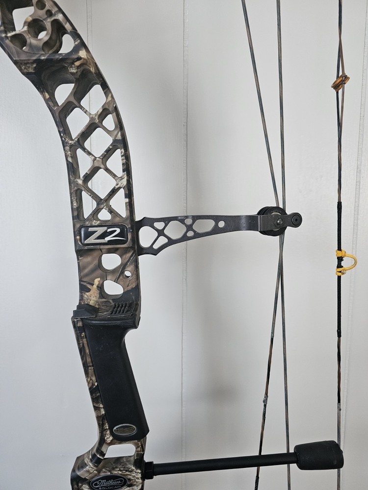 Mathews Z2 Compound Bow
