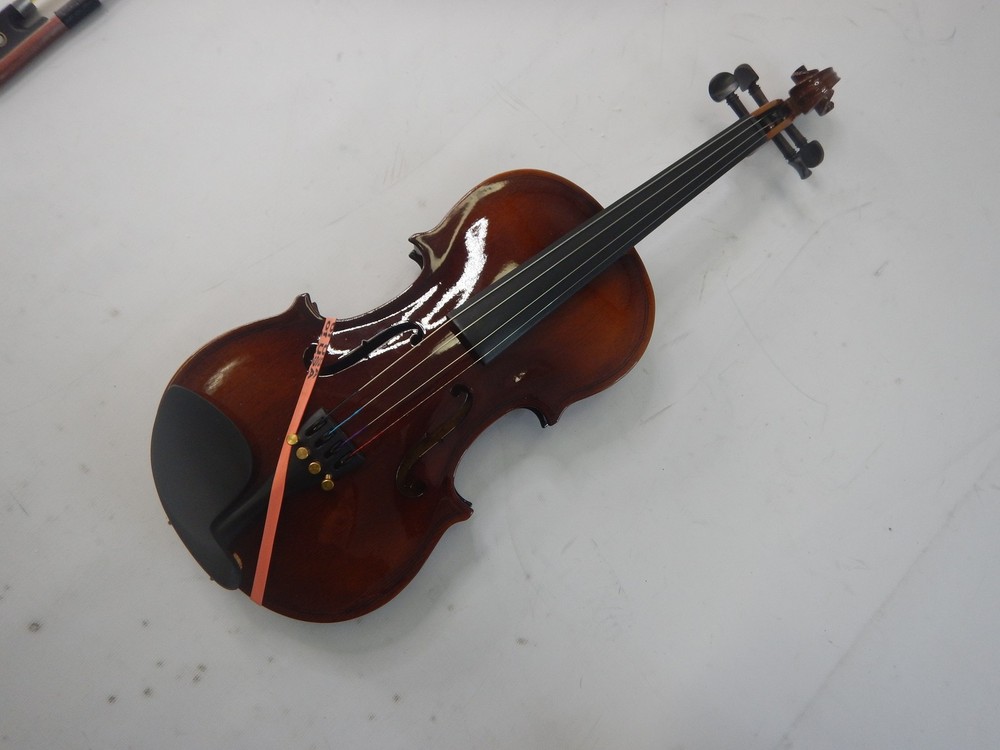 Pyle 1/4 Size Beginner Violin Starter Kit