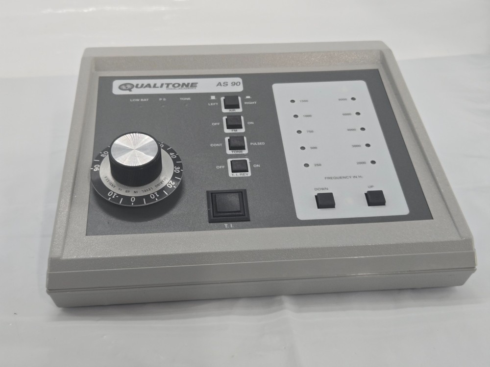 Qualitone Portable Audiometer Testing Equipment AS 90