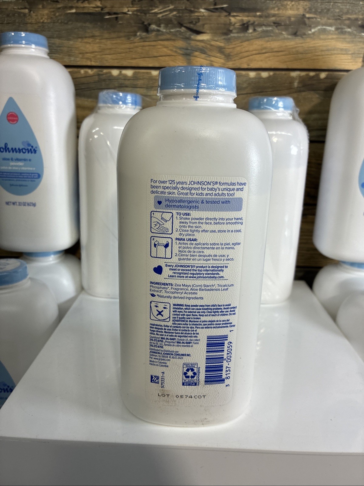 12 COUNT Johnson's Baby Powder Aloe / Vitamin Skin W/ Talc~ (623g) / 22 oz.