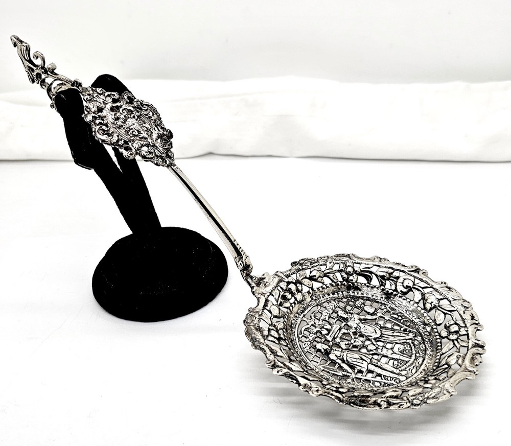 FANCY 1900 DUTCH .833 SOLID SILVER SCENERY DECOR BIRD HANDLE STRAINER,8.75"