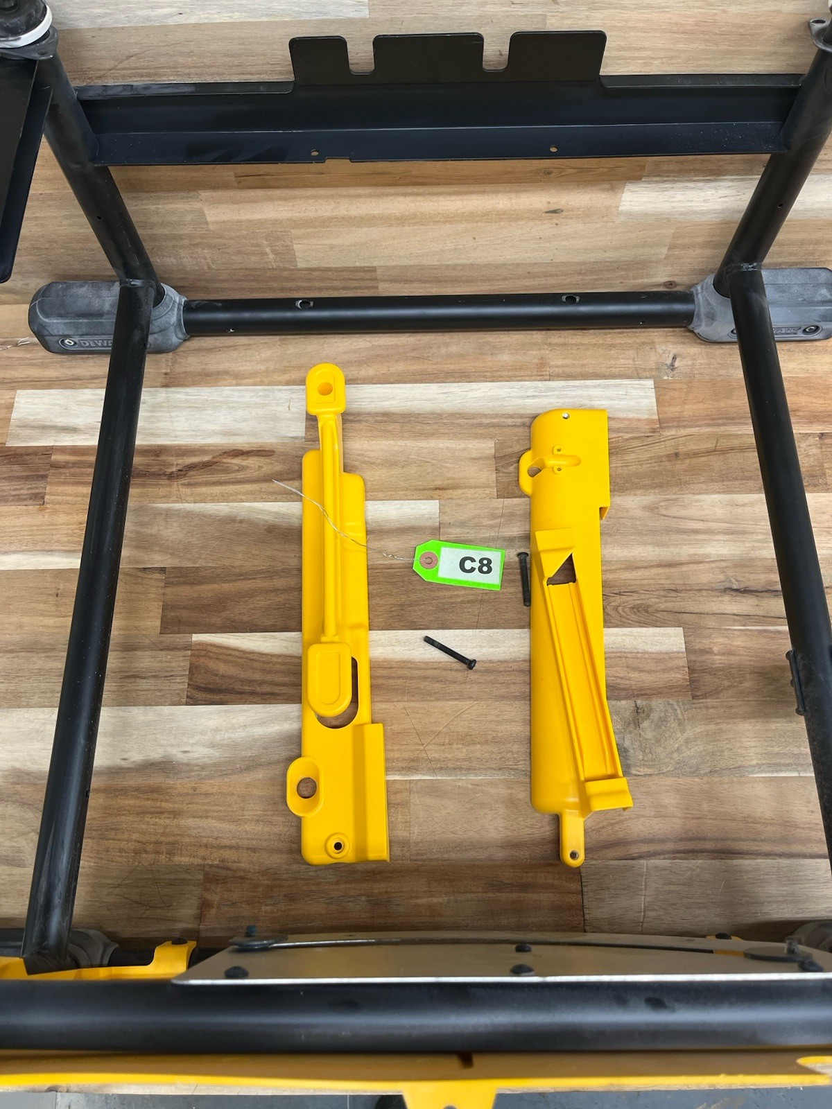 DEWALT DWE7491RS 10 in Jobsite Table Saw PARTS - FRAME ONLY P5-1`7