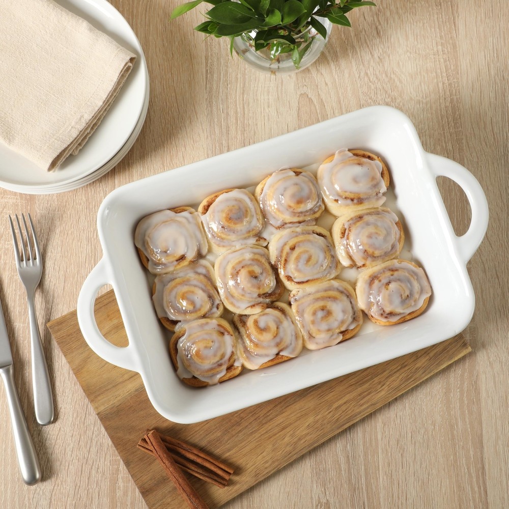 Gibson Home Gracious Dining 2.5-Quart White Stoneware Baking Dish with Handle...