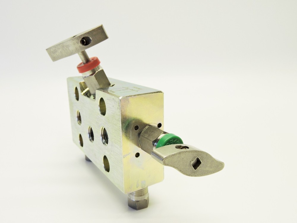 Schneider Equalizer Manifold LF2 EM3-LKDN2 TypeEM3 Direct Mount to Differential