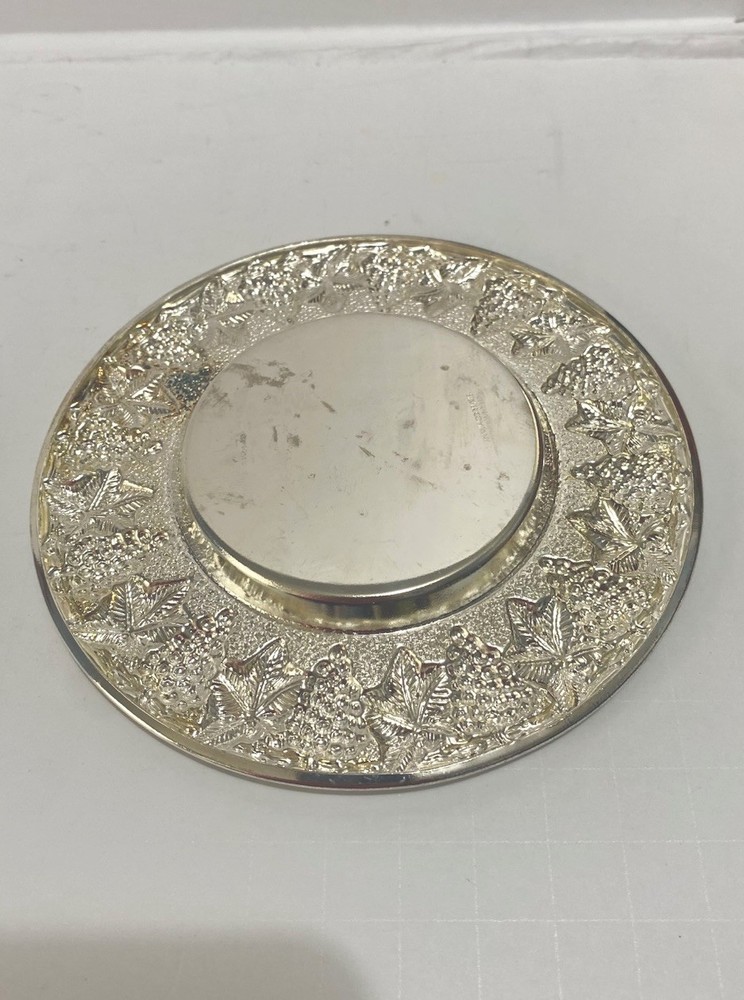 Int’L Silver Co Bordeaux Silverplate Coaster/Candle Plate Pair Grapevine 5.5in