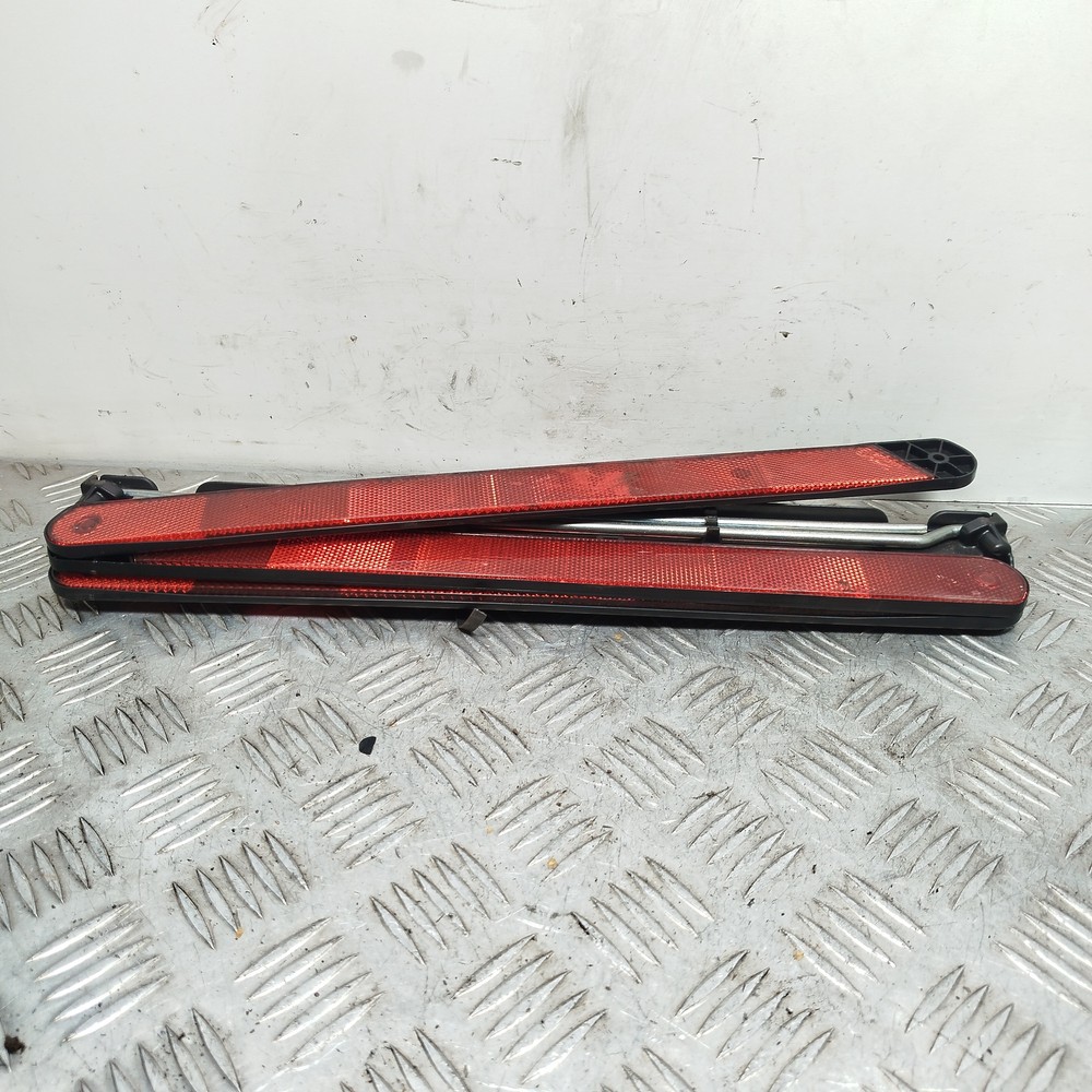 BMW 525D 5 SERIES E60 2006 WARNING TRIANGLE HAZARD RED STOP