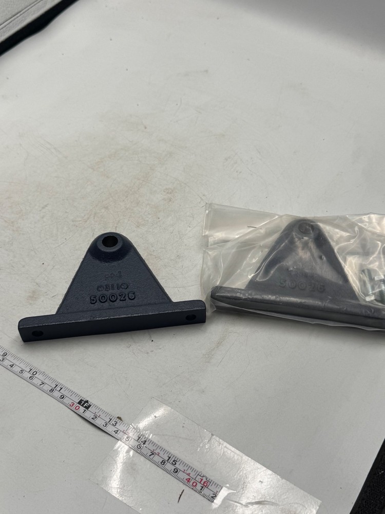 Cast Iron Mounting Bracket Triangular Mount 50026 Flat Base Hole Hardware Set