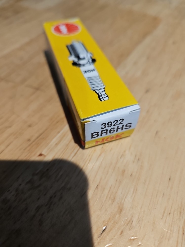 NGK - BR6HS - Spark Plug, Standard 3922